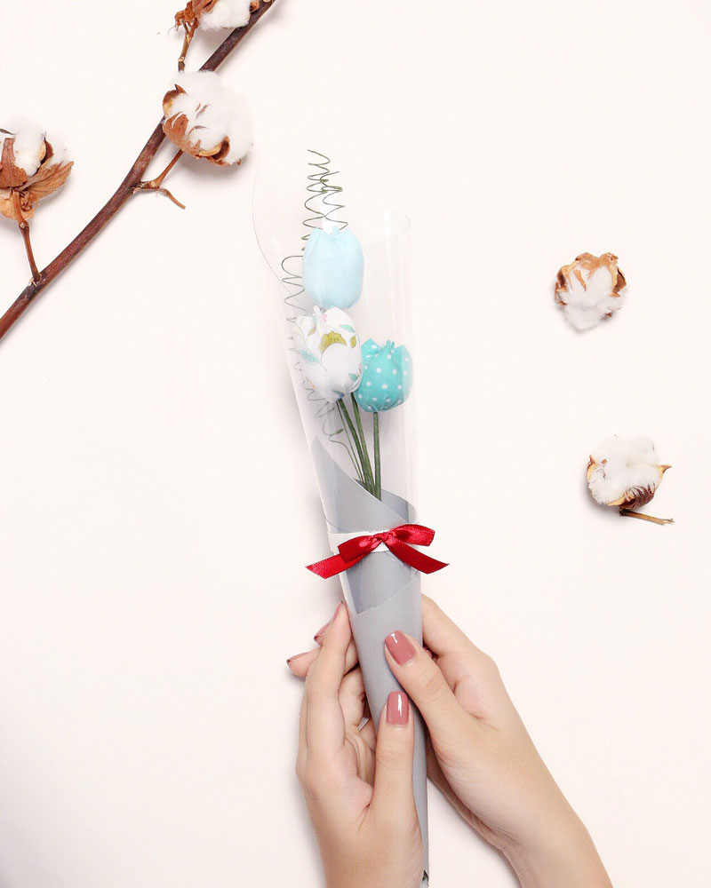 Cành hoa tulip gửi đến người thương