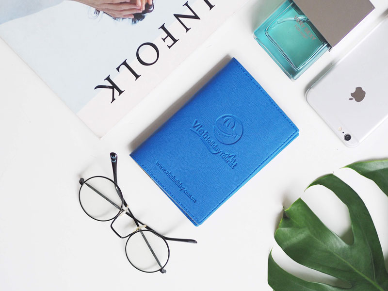 Vỏ hộ chiếu in logo công ty quà tặng thương hiệu